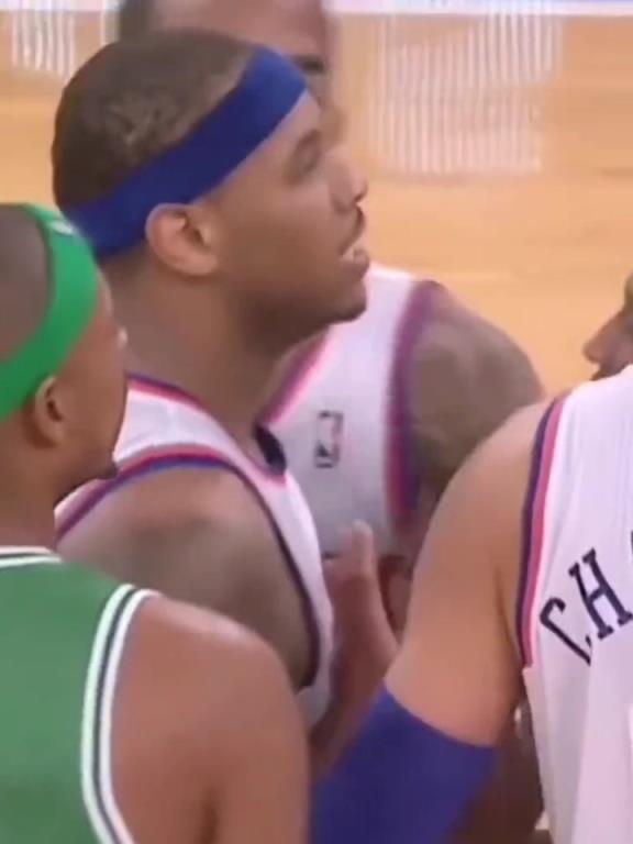 社會瓜！當(dāng)年安東尼與加內(nèi)特發(fā)生沖突，賽后瓜哥帶人堵綠軍大巴